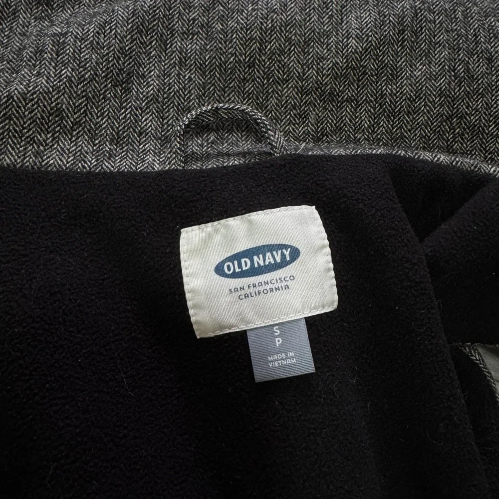 Vest - Picture 2 of 2